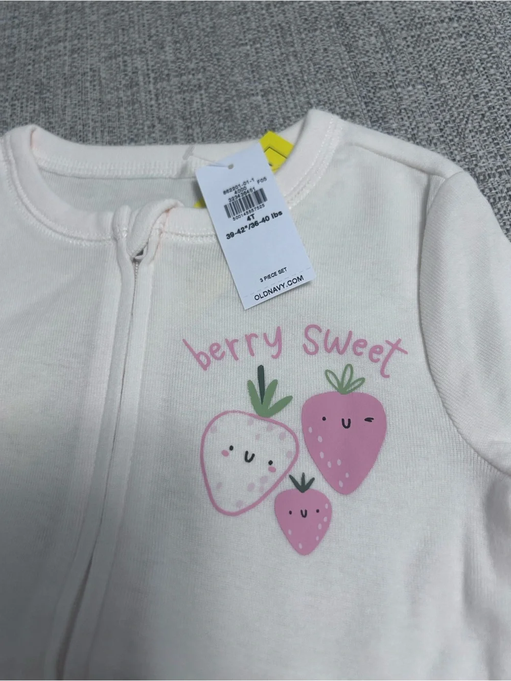 Old Navy Cream & Pink One-Piece Footie Pajamas Strawberry Accent Sz 4T. NWT